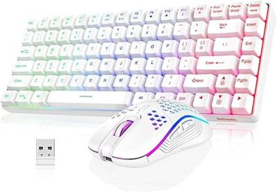 un clavier d'ordinateur et une souris placés l'un à côté de l'autre