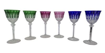 SAINT LOUIS, Suite de 6 verres à fond 2 bleu, 2 vert et 2 vi… - Photo 1