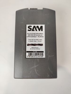 un petit appareil électronique posé sur une table