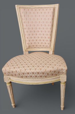 Suite 6 chaises cabriolet en hêtre mouluré relaqué, dossier …