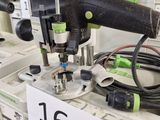 de nombreux outils exposés dans un magasin