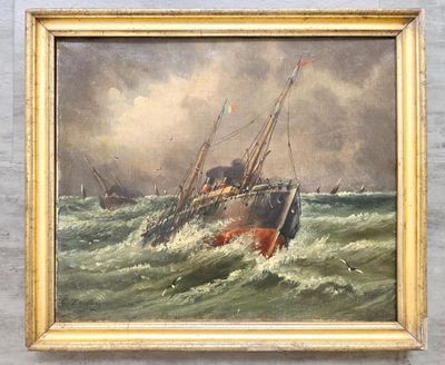 un tableau représentant un bateau sur l'eau, accroché au mur