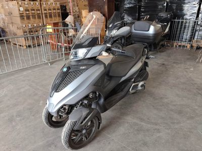 PIAGGIO MP3 300 - Genre : TM - Carrosserie : TMP2 - Energie : ES - 1er - Photo 1
