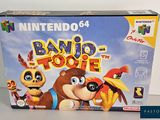 une image d'une boîte du jeu « Banjo-Kazooie » pour Nintendo 64