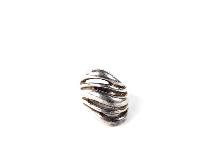 Bague torsadée en argent .Poids 20 g TDD 54
