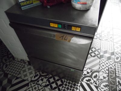 Lave-vaisselle CM CHR AFI, 2023 - situé 26 rue Audry de Puyr…