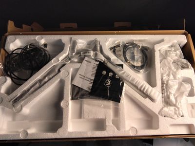 une boîte contenant tout un tas d'objets