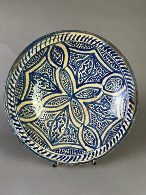 Gothar Plat pour la pastilla en faïence en bleu et blanc à d…