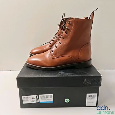 Paire de bottines REBELQUEEN, P.