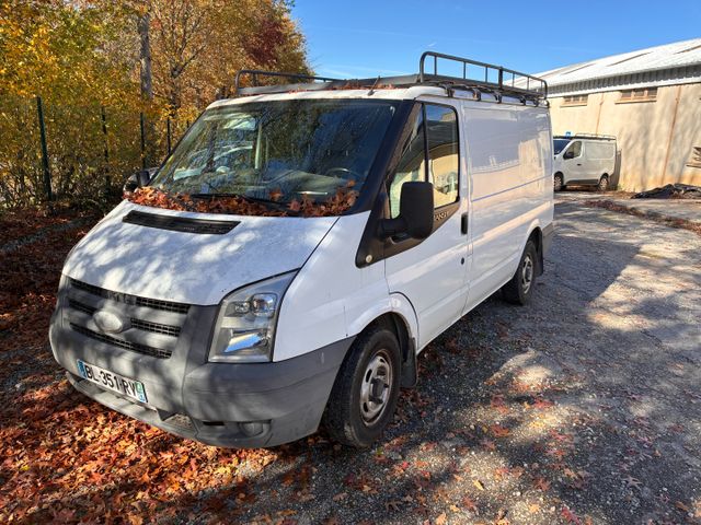 Véhicule utilitaire Ford Transit, immatriculé BL-351-RV, 1ère mis...