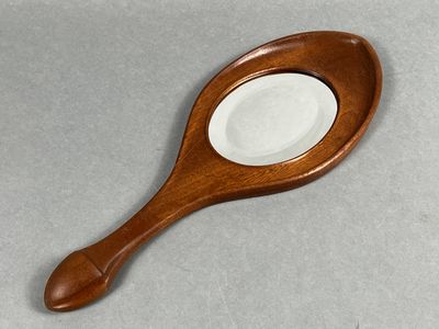 ECOLE de NANCY. Miroir à main Art Nouveau en acajou mouluré.