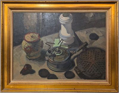 une peinture représentant une nature morte avec une théière et d'autres objets