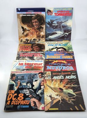 une pile de livres posés sur une table