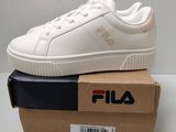baskets basses Fila en cuir blanc