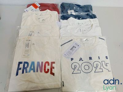 Lot à retirer à Décines-Charpieu (69150) ou expédition possi…