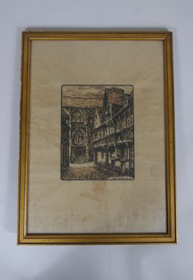 photo encadrée d'un bâtiment surmonté d'une horloge