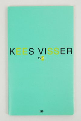 a green notebook with the words kes visser on it