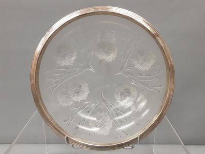SABINO FRANCE (1878-1961) : coupe en verre moulé et dépoli à…