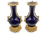 deux vases superposés