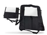 une image représentant un sac noir contenant un miroir, sur fond blanc