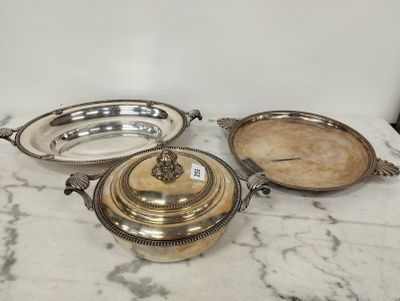 Ensemble en métal argenté à décor d'une frise de godrons et … - Photo 1