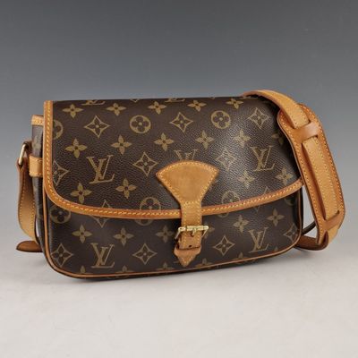 louis vuitton monogram canvas cross body bag