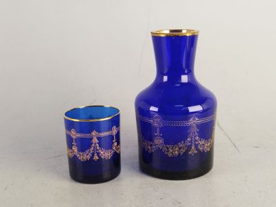 Bouteille de nuit avec verre bleu et rehauts dorés H. - Photo 1