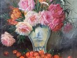 tableau représentant un vase de fleurs avec des cerises, posé sur une table