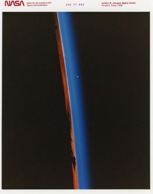 une image montrant la Terre vue depuis la Station spatiale internationale