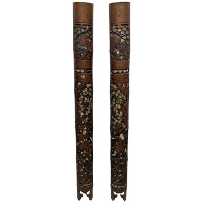 JAPON Paire de bambous à décor marqueté de nacre et partiell…