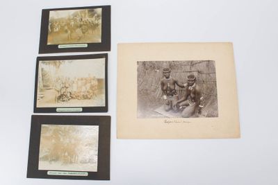 Lot de six photos de Nouvelle Guinée sur carton