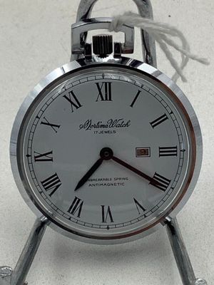 Montre à gousset Suisse en métal avec dateur.
