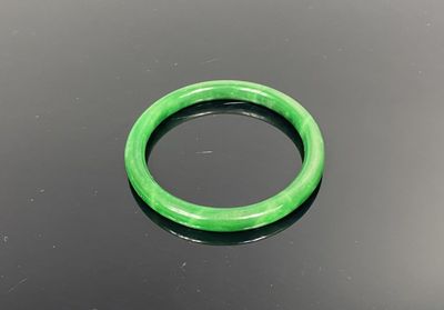 CHINE Bracelet jonc en jade jadeite vert "emeraude"