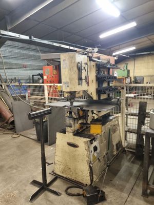 a machine that is sitting in a garage