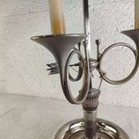 Lampe bouillotte à trois lumières en bronze argenté, bras en… (photo 3)