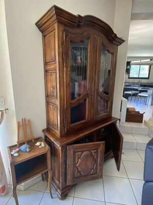 Buffet 2 corps de style Louis XV