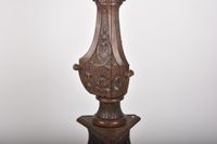 Porte-torchère en chêne teinté à décor d’acanthes, fleurette… (photo 3)