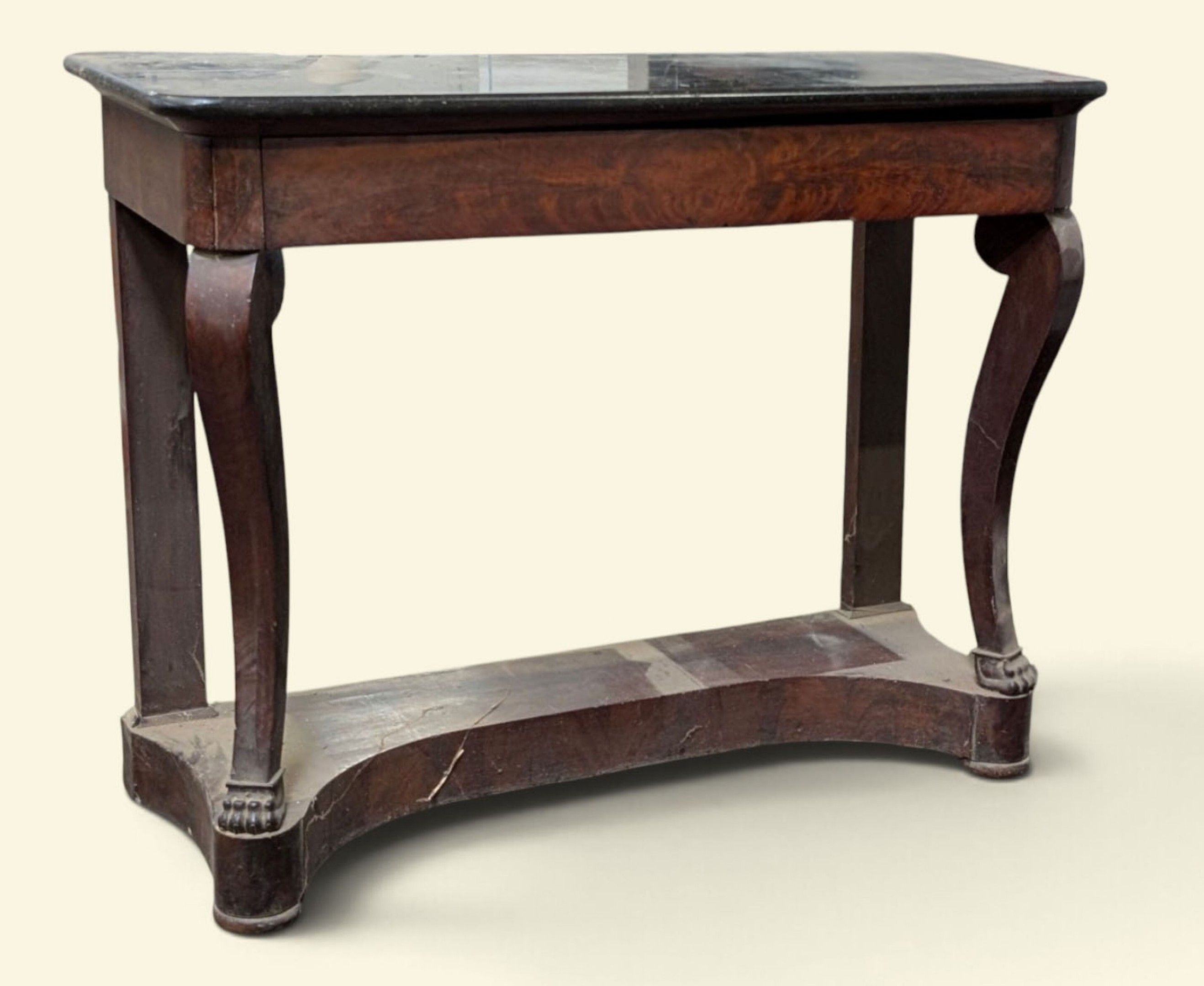 Console d'applique en acajou et placage d'acajou.