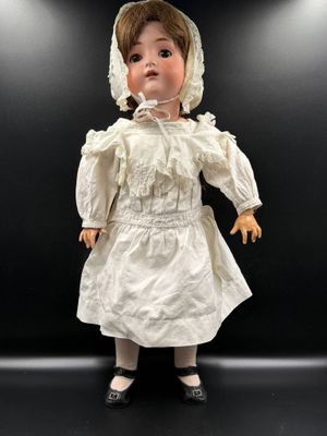 BSW ALLEMAGNE. Poupée tête porcelaine, yeux fixes, bouche ou…