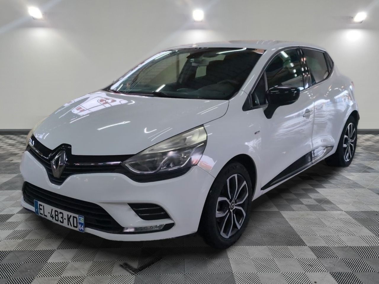 RENAULT - CLIO TCE 90 LIMITED - ES - Mise en service: 03/04/…