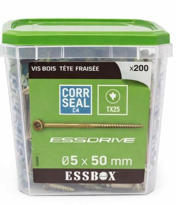un récipient en plastique rempli de vis