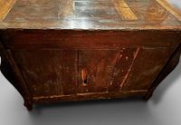 Commode de style tombeau d'époque LOUIS XV à façade et cotés… (photo 4)