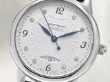 Gros plan sur une montre-bracelet ornée de diamants