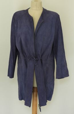 OLIVERI Une parka en peau bleu.