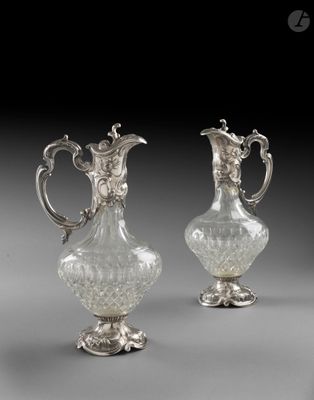 paire de vases en argent et en cristal taillé, munis d'anses
