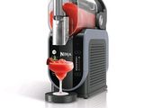 une photo d'une machine à boissons glacées contenant une boisson