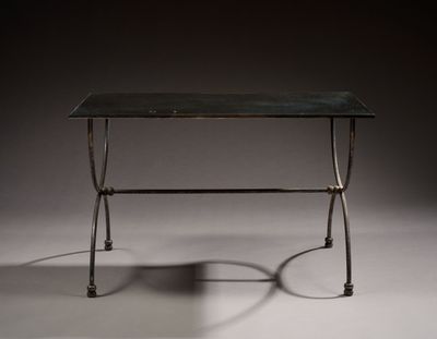 Attribué à LEVITAN Table basse à plateau rectangulaire de mi…