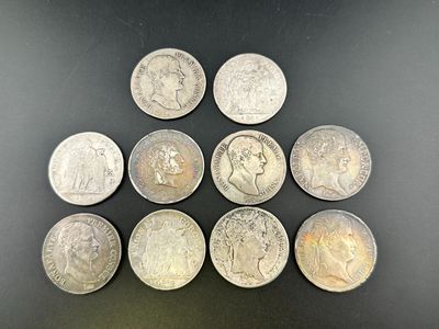 un ensemble de six pièces de monnaie britanniques différentes posées sur une table