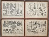 quatre dessins encadrés représentant divers instruments, ainsi que des instruments exposés dans un musée