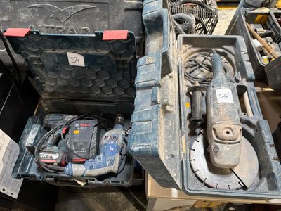 Lot comprenantVisseuse sans fil BOSCH (+ 1 batterie et 1 chargeur)Perc - Photo 1